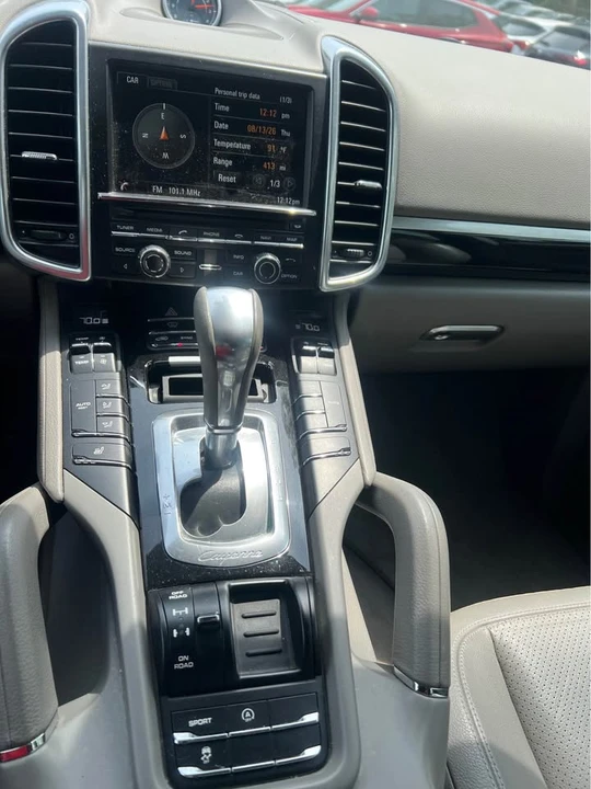 2014 Porsche 958 Cayenne - Image 13 of 14