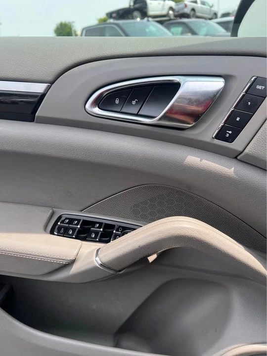 2014 Porsche 958 Cayenne - Image 9 of 14