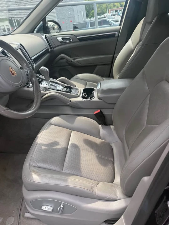 2014 Porsche 958 Cayenne - Image 8 of 10