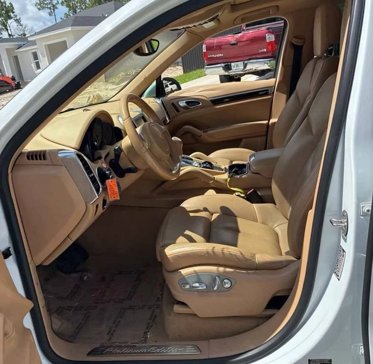 2014 Porsche 958 Cayenne - Image 11 of 20
