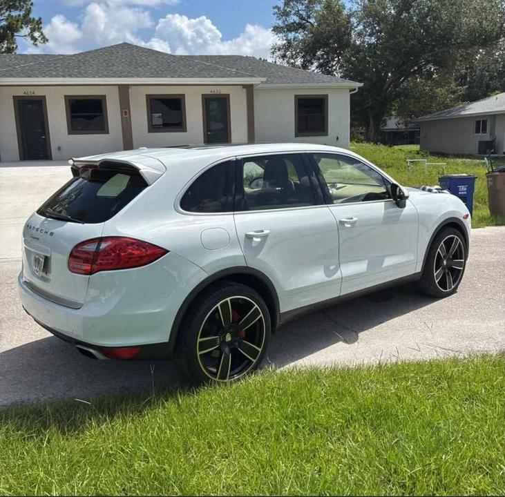2014 Porsche 958 Cayenne - Image 10 of 20