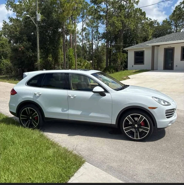 2014 Porsche 958 Cayenne - Image 6 of 20