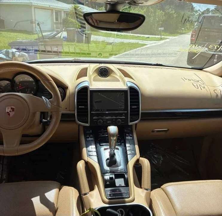 2014 Porsche 958 Cayenne - Image 13 of 20