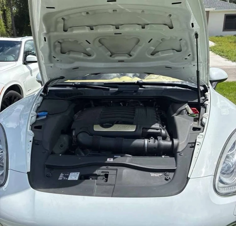 2014 Porsche 958 Cayenne - Image 17 of 20