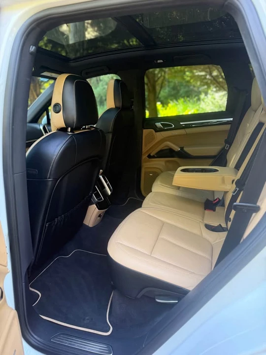 2014 Porsche 958 Cayenne - Image 13 of 20