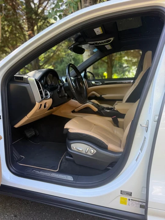 2014 Porsche 958 Cayenne - Image 8 of 20