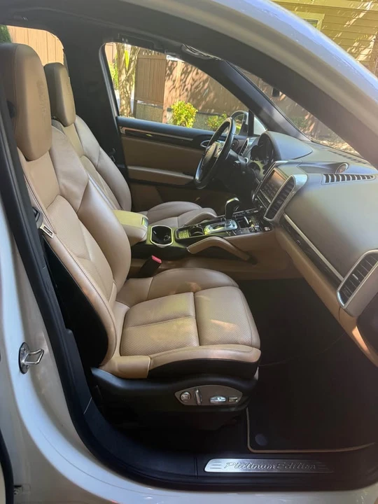 2014 Porsche 958 Cayenne - Image 9 of 20