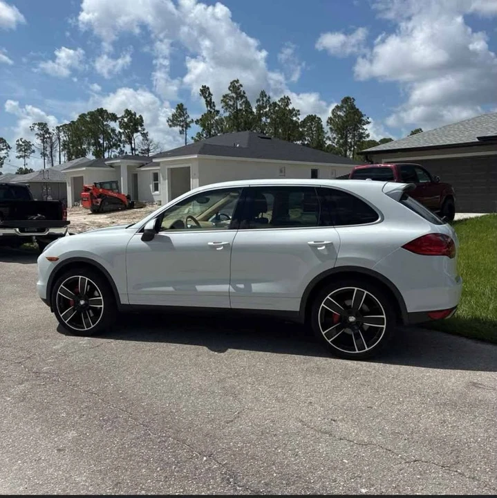 2014 Porsche 958 Cayenne - Image 4 of 20