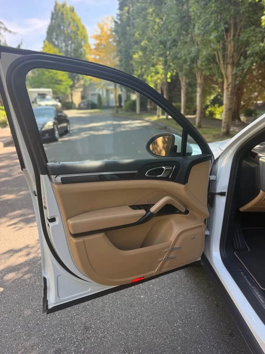 2014 Porsche 958 Cayenne - Image 12 of 20