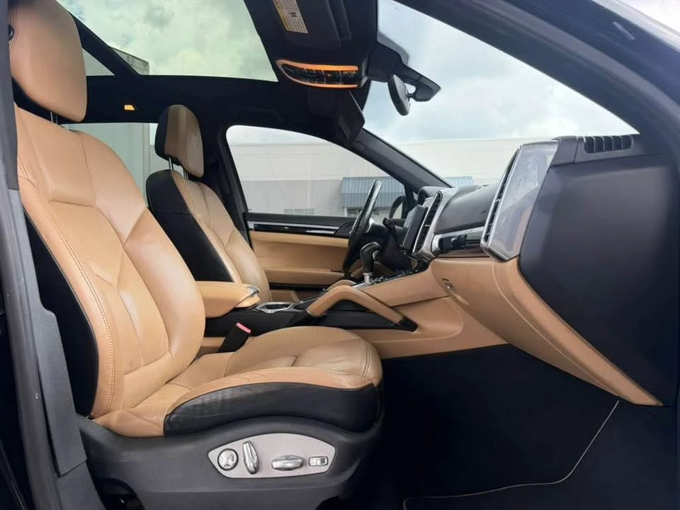 2014 Porsche 958 Cayenne - Image 10 of 17