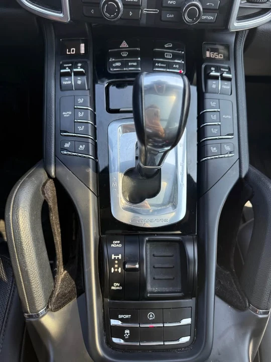 2014 Porsche 958 Cayenne - Image 12 of 16