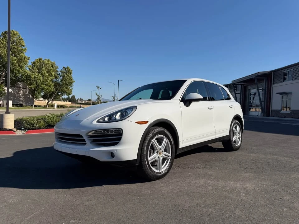 2014 Porsche 958 Cayenne - Image 2 of 11