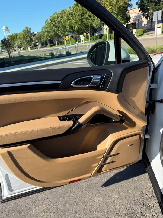 2014 Porsche 958 Cayenne - Image 8 of 11