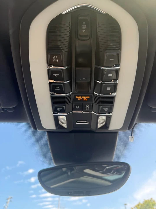 2014 Porsche 958 Cayenne - Image 14 of 16