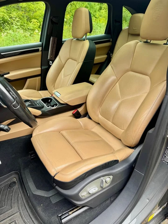 2014 Porsche 958 Cayenne - Image 9 of 16