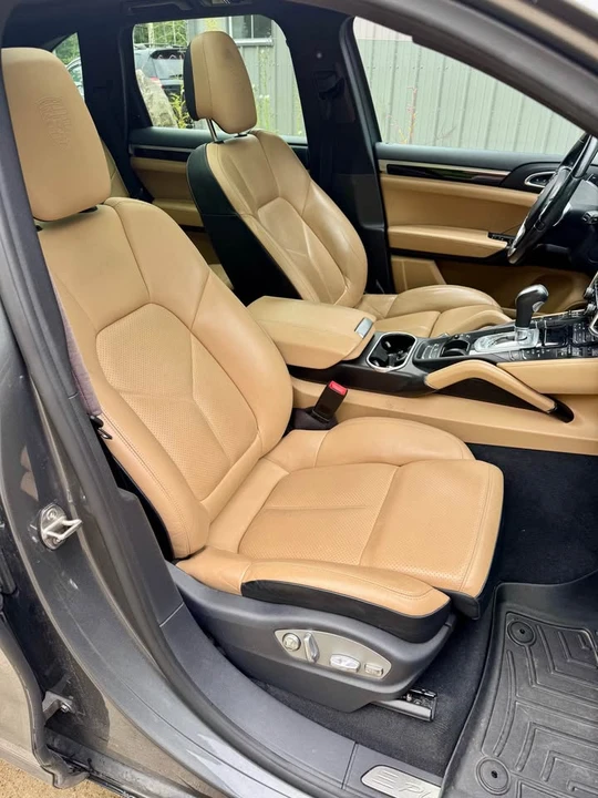 2014 Porsche 958 Cayenne - Image 11 of 16