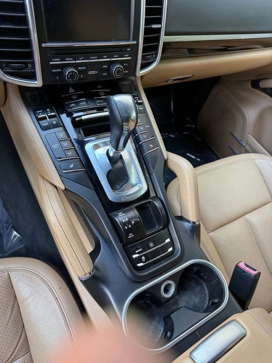 2014 Porsche 958 Cayenne - Image 8 of 11