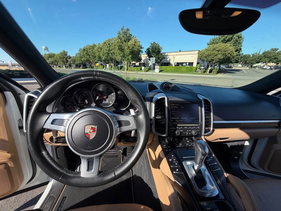 2014 Porsche 958 Cayenne - Image 9 of 11