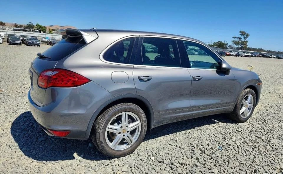 2014 Porsche 958 Cayenne - Image 3 of 12