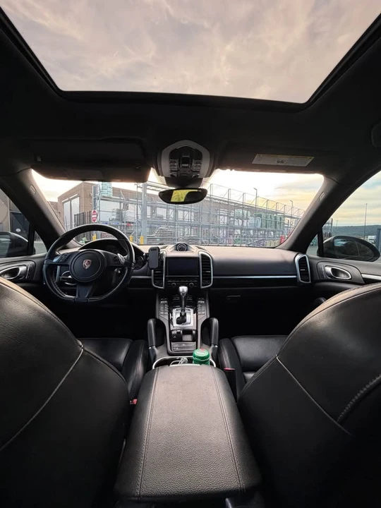 2014 Porsche 958 Cayenne - Image 12 of 15