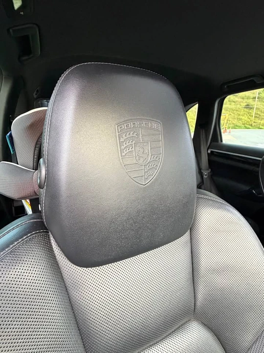 2014 Porsche 958 Cayenne - Image 9 of 15