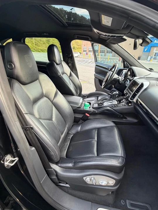 2014 Porsche 958 Cayenne - Image 8 of 15