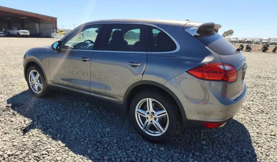 2014 Porsche 958 Cayenne - Image 2 of 12