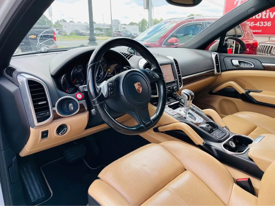 2014 Porsche 958 Cayenne - Image 8 of 15