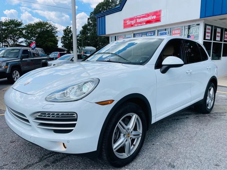 2014 Porsche 958 Cayenne - Image 2 of 15