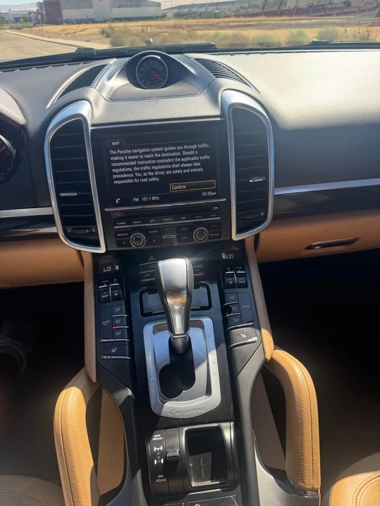 2014 Porsche 958 Cayenne - Image 16 of 18