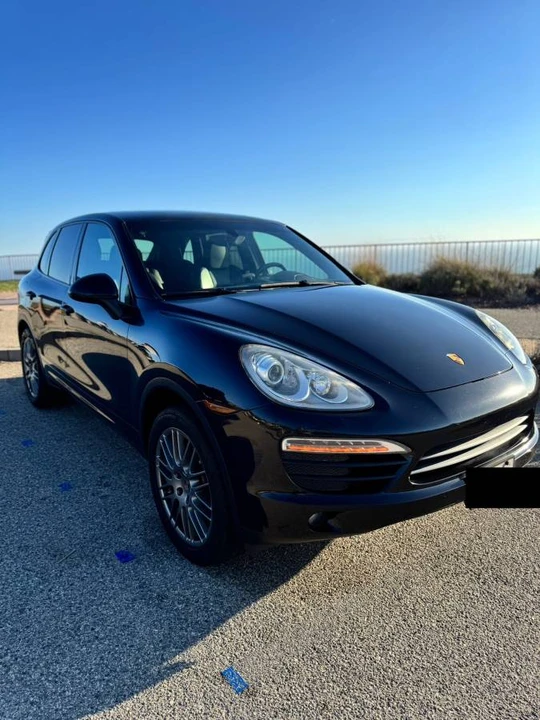 2014 Porsche 958 Cayenne - Image 2 of 24