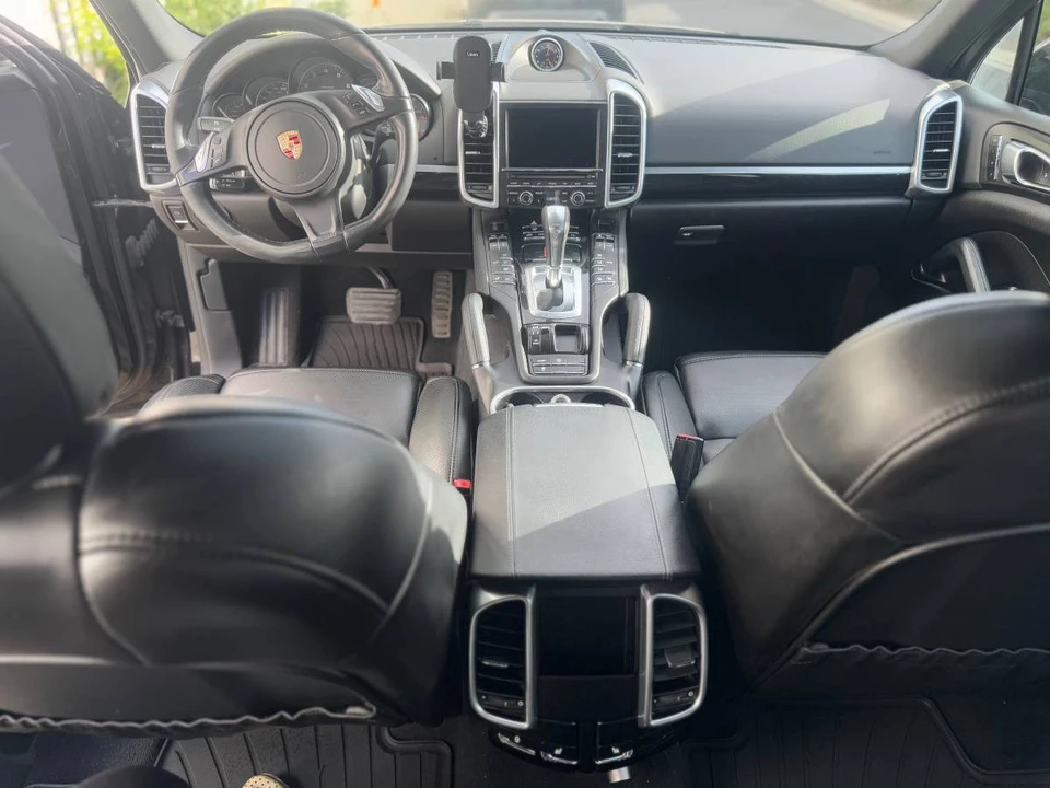 2014 Porsche 958 Cayenne - Image 10 of 24