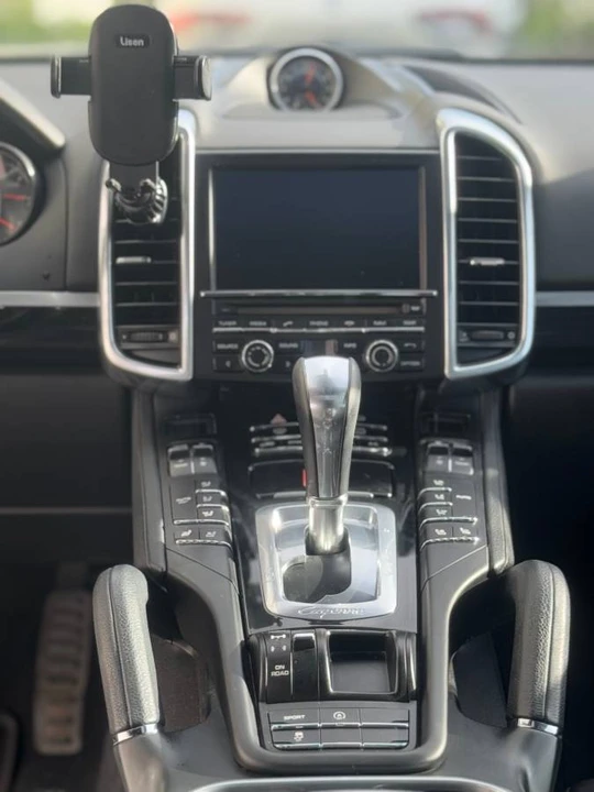 2014 Porsche 958 Cayenne - Image 9 of 24