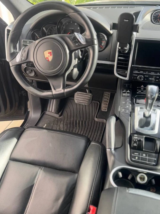 2014 Porsche 958 Cayenne - Image 8 of 24