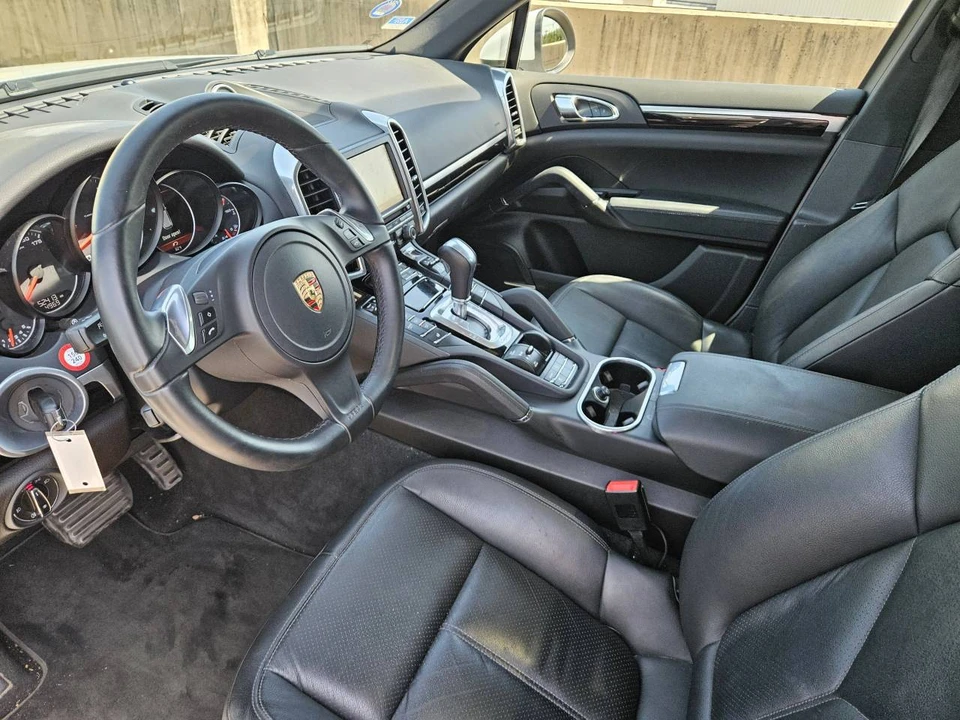 2014 Porsche 958 Cayenne - Image 4 of 5