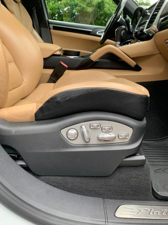 2014 Porsche 958 Cayenne - Image 10 of 24
