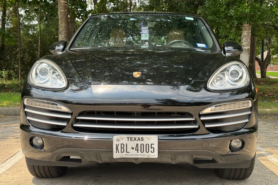 2014 Porsche 958 Cayenne - Image 2 of 31