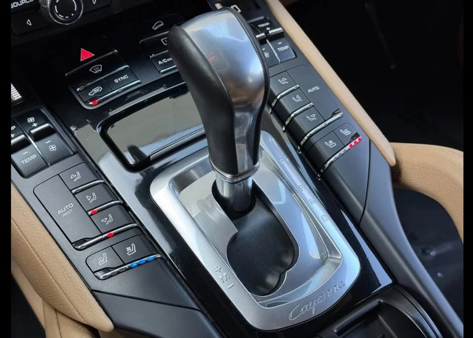 2014 Porsche 958 Cayenne - Image 12 of 15