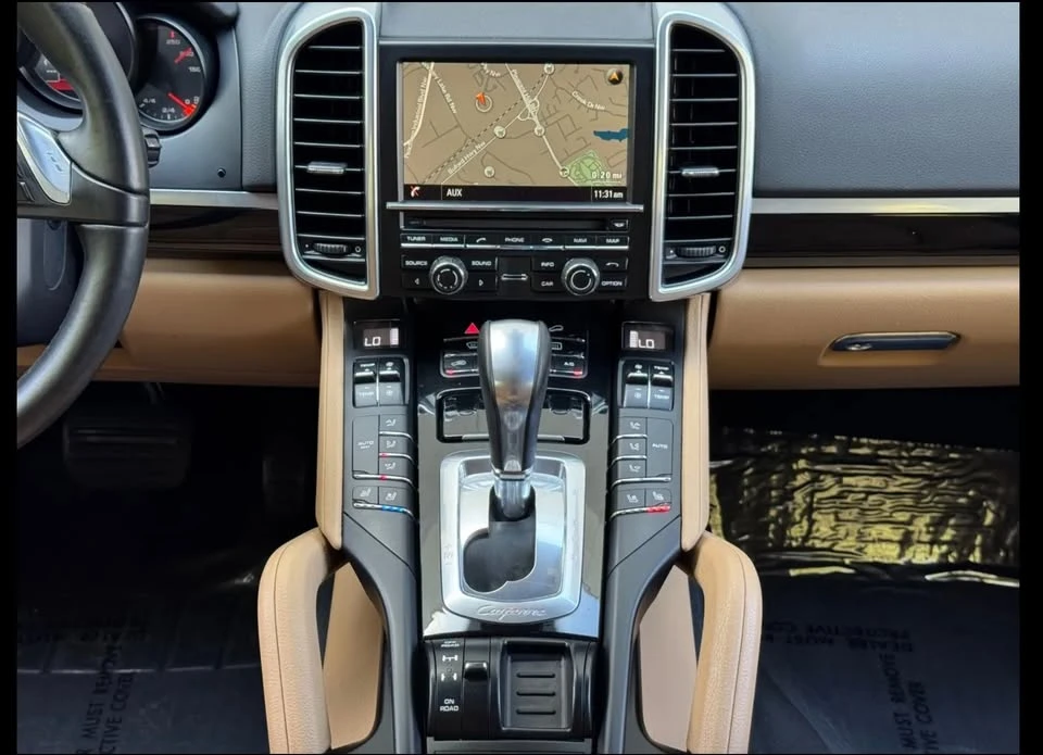 2014 Porsche 958 Cayenne - Image 10 of 15