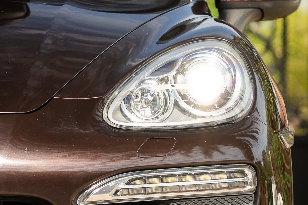 2014 Porsche 958 Cayenne - Image 16 of 31