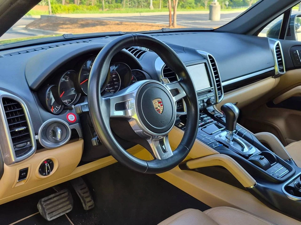 2014 Porsche 958 Cayenne - Image 4 of 5