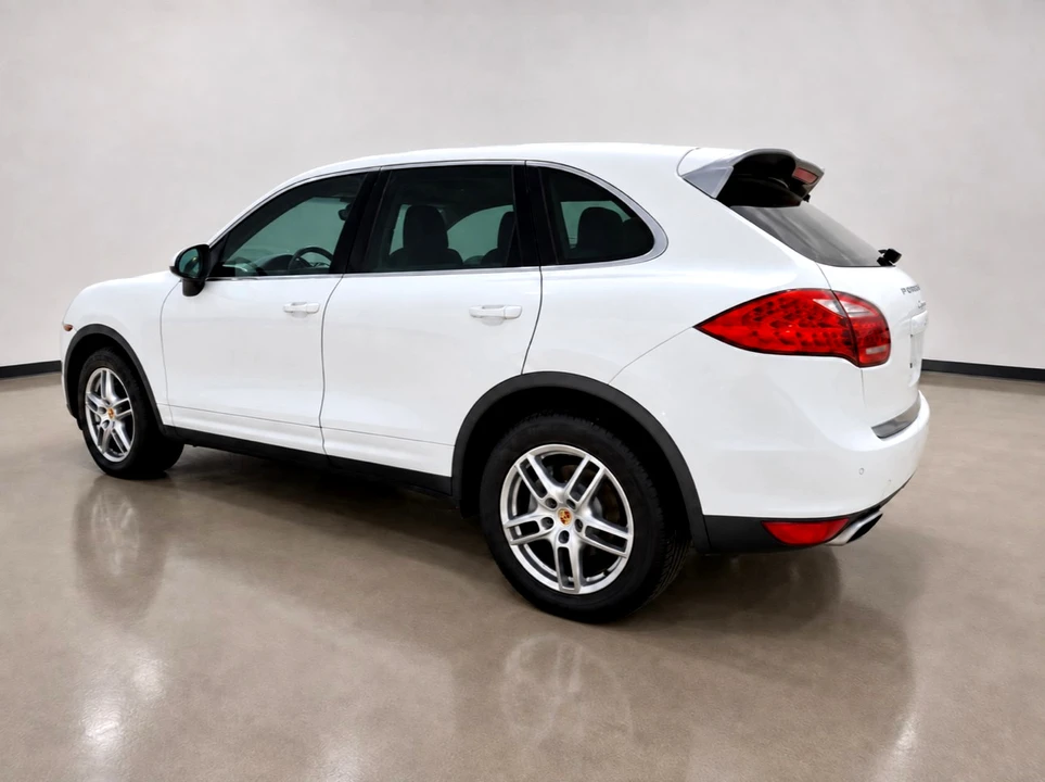 2014 Porsche 958 Cayenne - Image 2 of 9