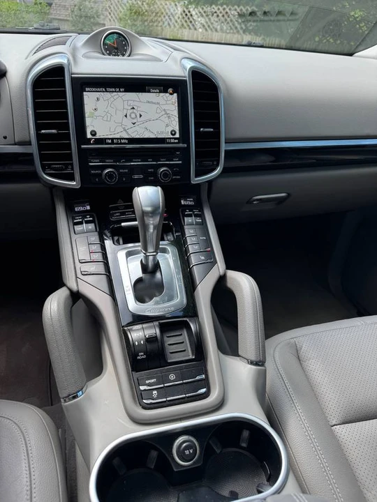 2014 Porsche 958 Cayenne - Image 14 of 17