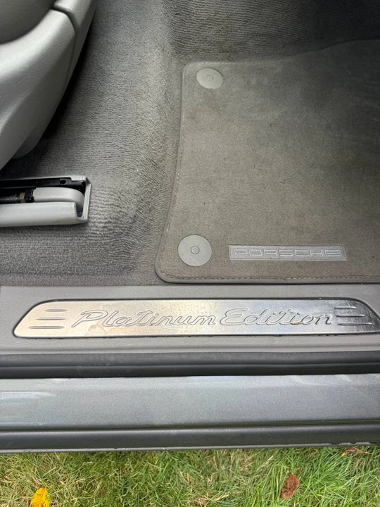2014 Porsche 958 Cayenne - Image 11 of 17