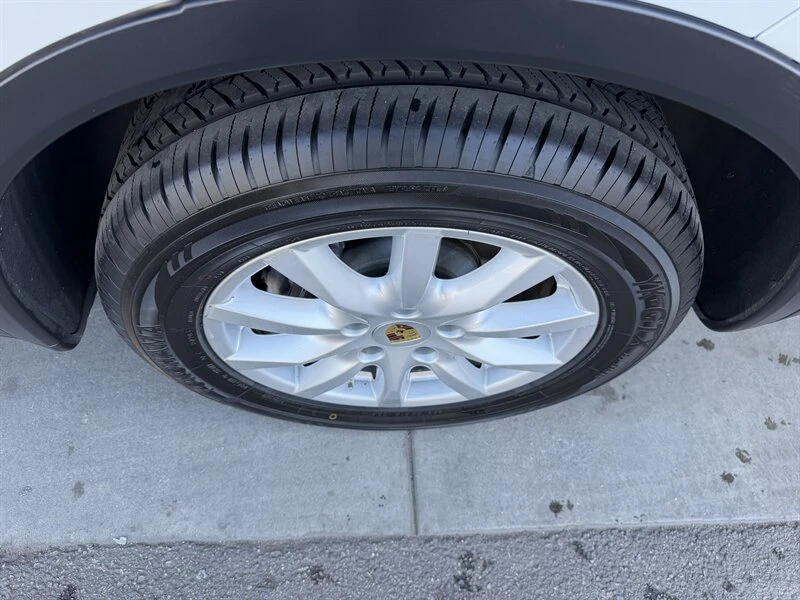 2014 Porsche 958 Cayenne - Image 11 of 20