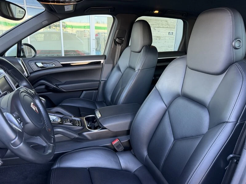 2014 Porsche 958 Cayenne - Image 13 of 20