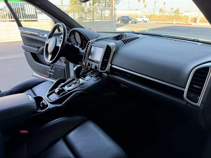2014 Porsche 958 Cayenne - Image 18 of 26