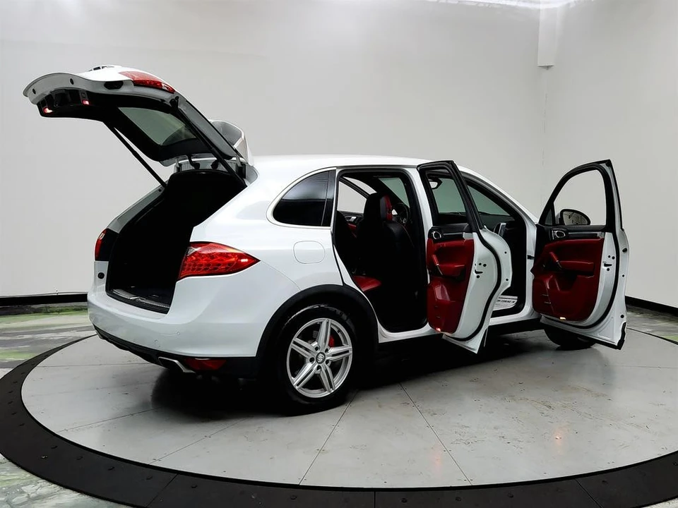 2014 Porsche 958 Cayenne S - Image 11 of 21