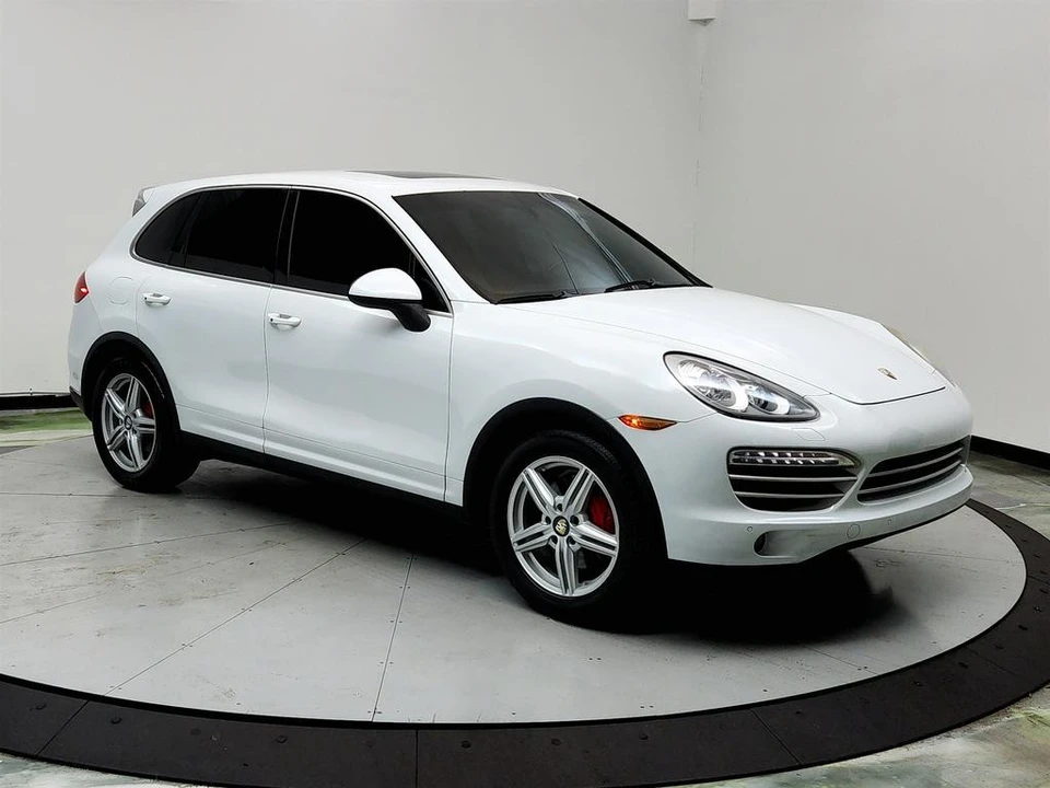 2014 Porsche 958 Cayenne S - Image 3 of 21