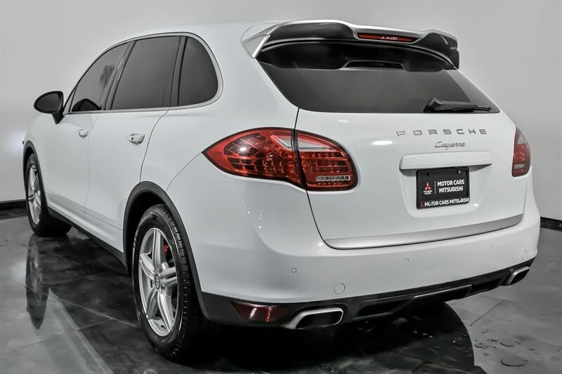 2014 Porsche 958 Cayenne - Image 8 of 12